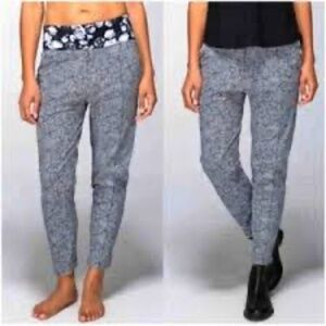 Lululemon Departure Pant Plush Petal Black Ghost - Size 6?